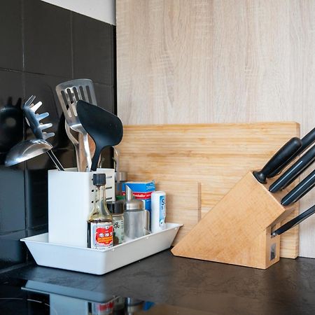 Airport Apartment Fuer 4 - Smart Tv - Kueche - Echarger Amburgo Esterno foto